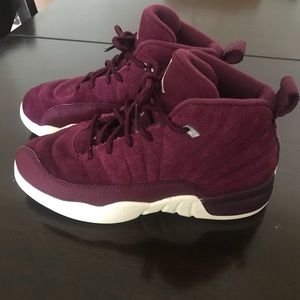 Boys Jordan 12 Bordeaux